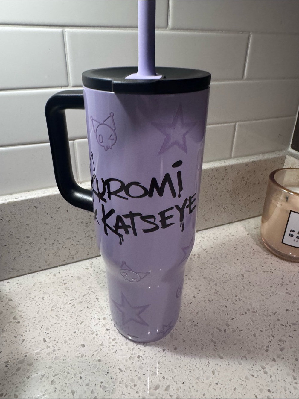 Katseye xSanrio Kuromi 30oz Spill Proof Tumbler Cup Limited Edition NWT Eyekons - Picture 3 of 6